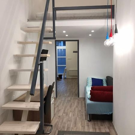 The Whistling Rabbi Appartement Boedapest Buitenkant foto