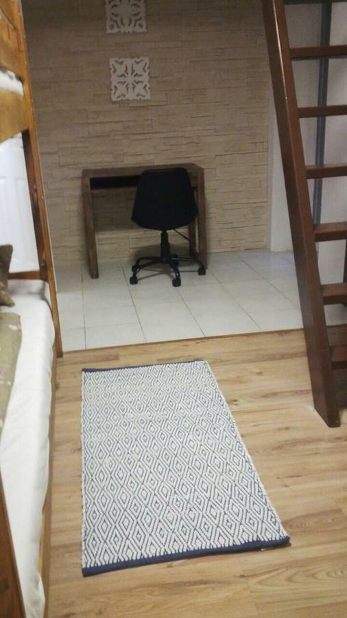 The Whistling Rabbi Appartement Boedapest Buitenkant foto